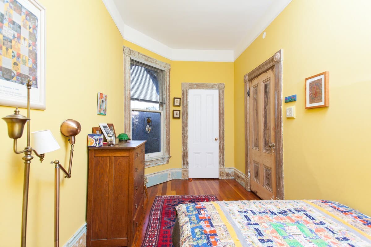 Victorian Home with Huge Yard, Cat Care Required - Photo 25