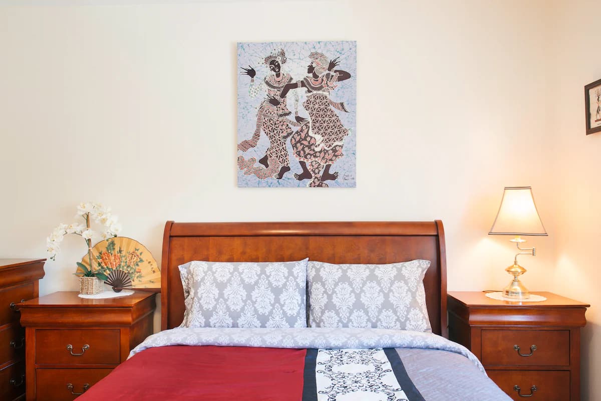 Home in Daly City · ★4.86 · 3 bedrooms · 5 beds · 2 baths - Image 19