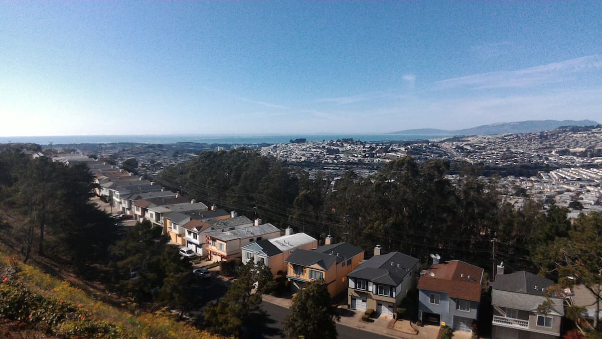 Home in Daly City · ★4.86 · 3 bedrooms · 5 beds · 2 baths - Image 30