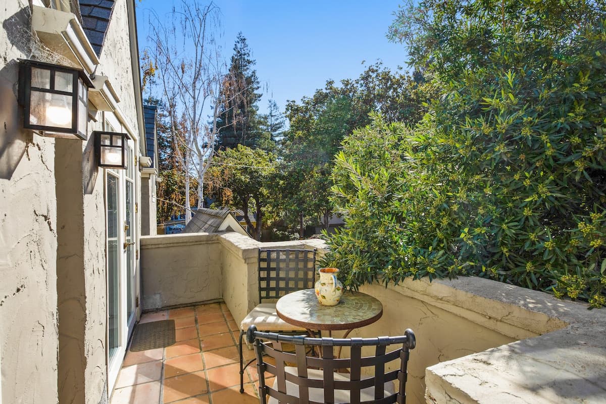 Tudor Gem Near Downtown Palo Alto & Stanford - Photo 2