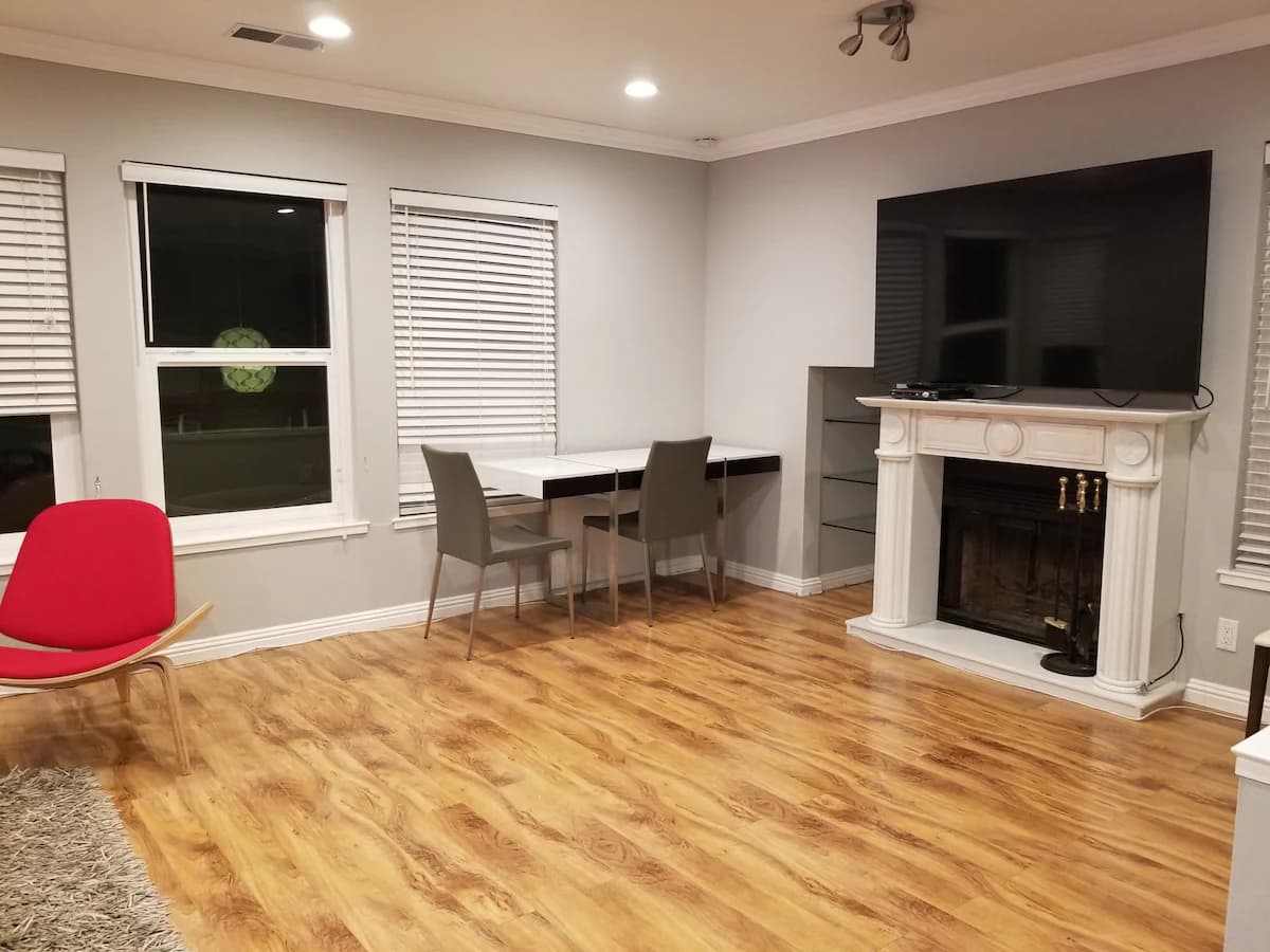 Condo in Palo Alto · ★4.91 · 4 bedrooms · 7 beds · 2 baths - Image 12