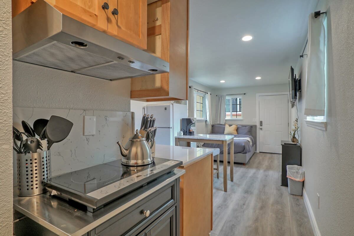 Home in Mountain View · ★4.88 · 4 bedrooms · 6 beds · 3.5 baths - Image 30