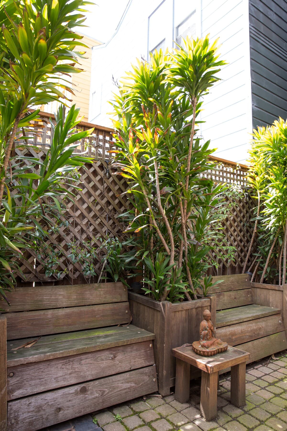 Balmy Alley Mural Home w/ Courtyard & Deck - Photo 32