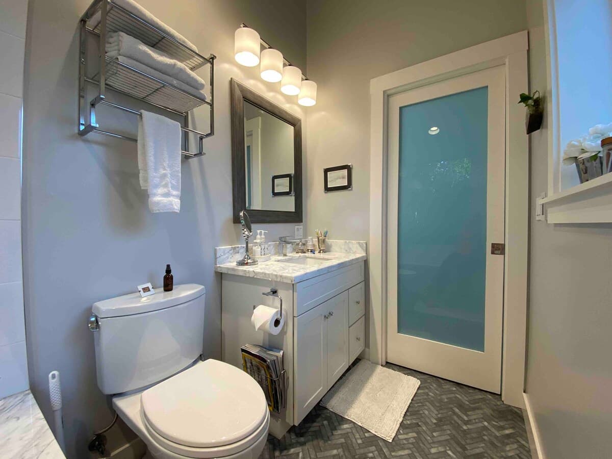 Guesthouse in Mountain View · ★4.94 · Studio · 2 beds · 1 bath - Image 20