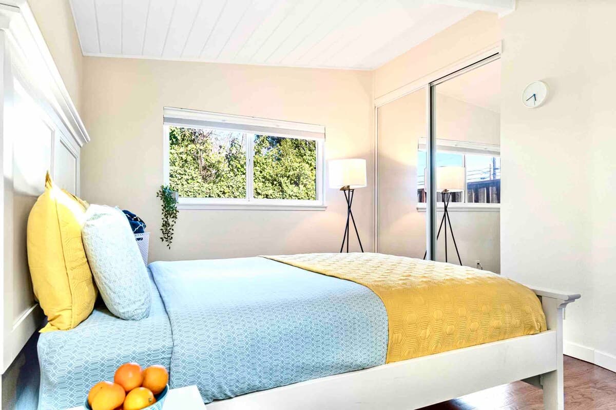 Home in Menlo Park · ★4.81 · 4 bedrooms · 7 beds · 2 baths - Image 13