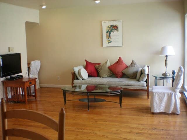 Downtown Palo Alto Townhome, Walk to Caltrain - Photo 2