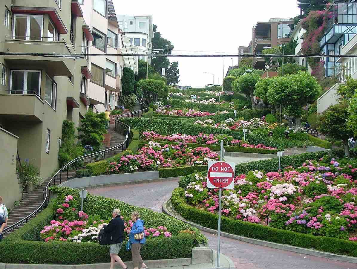 Villa in San Francisco · ★4.95 · 5 bedrooms · 6 beds · 3 baths - Image 76