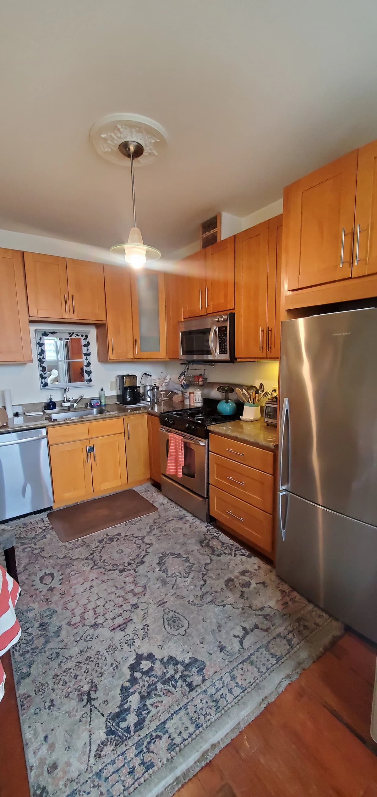 Beautiful Nob Hill Apartment with Perfect Location - Photo 23