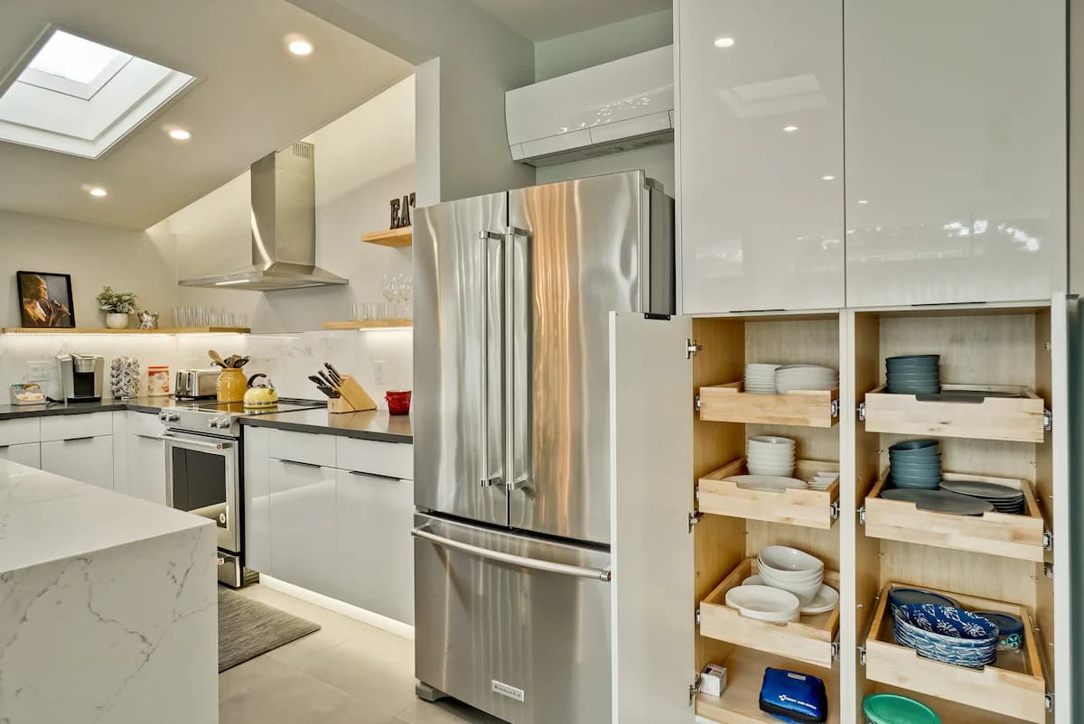Home in Palo Alto · ★4.96 · 5 bedrooms · 7 beds · 4.5 baths - Image 12