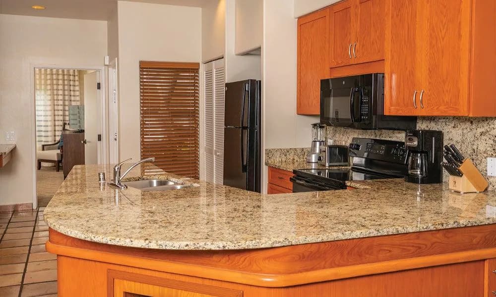 Condo in Kailua-Kona · ★4.5 · 2 bedrooms · 4 beds · 2 shared baths - Image 9