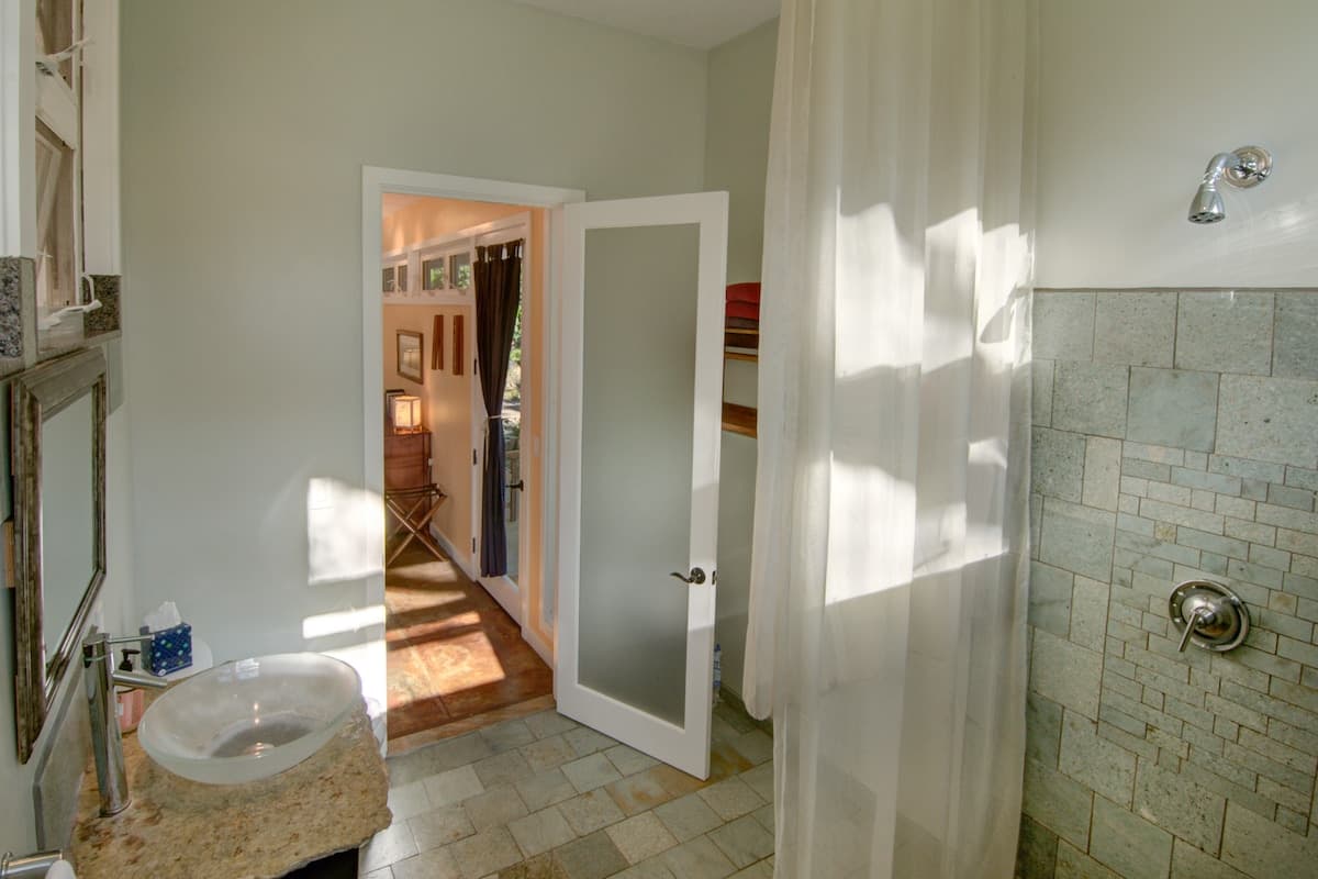 Garden Suite at Onomea - Image 14