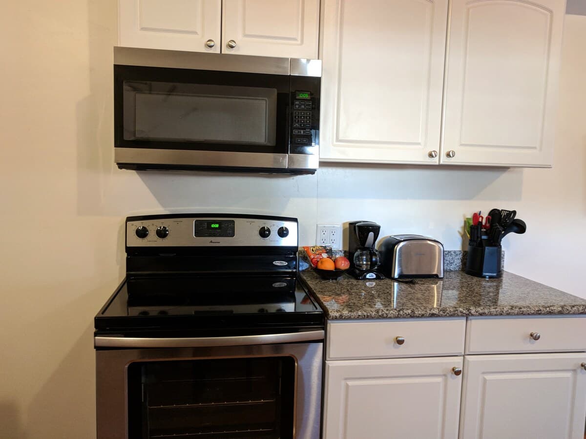 Guesthouse in Redwood City · ★4.84 · 1 bedroom · 1 bed · 1 bath - Image 6