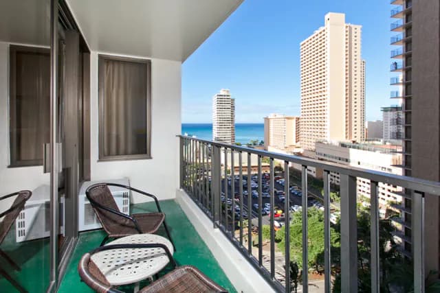 Condo in Honolulu · ★4.55 · 1 bedroom · 2 beds · 1 bath - Image 9