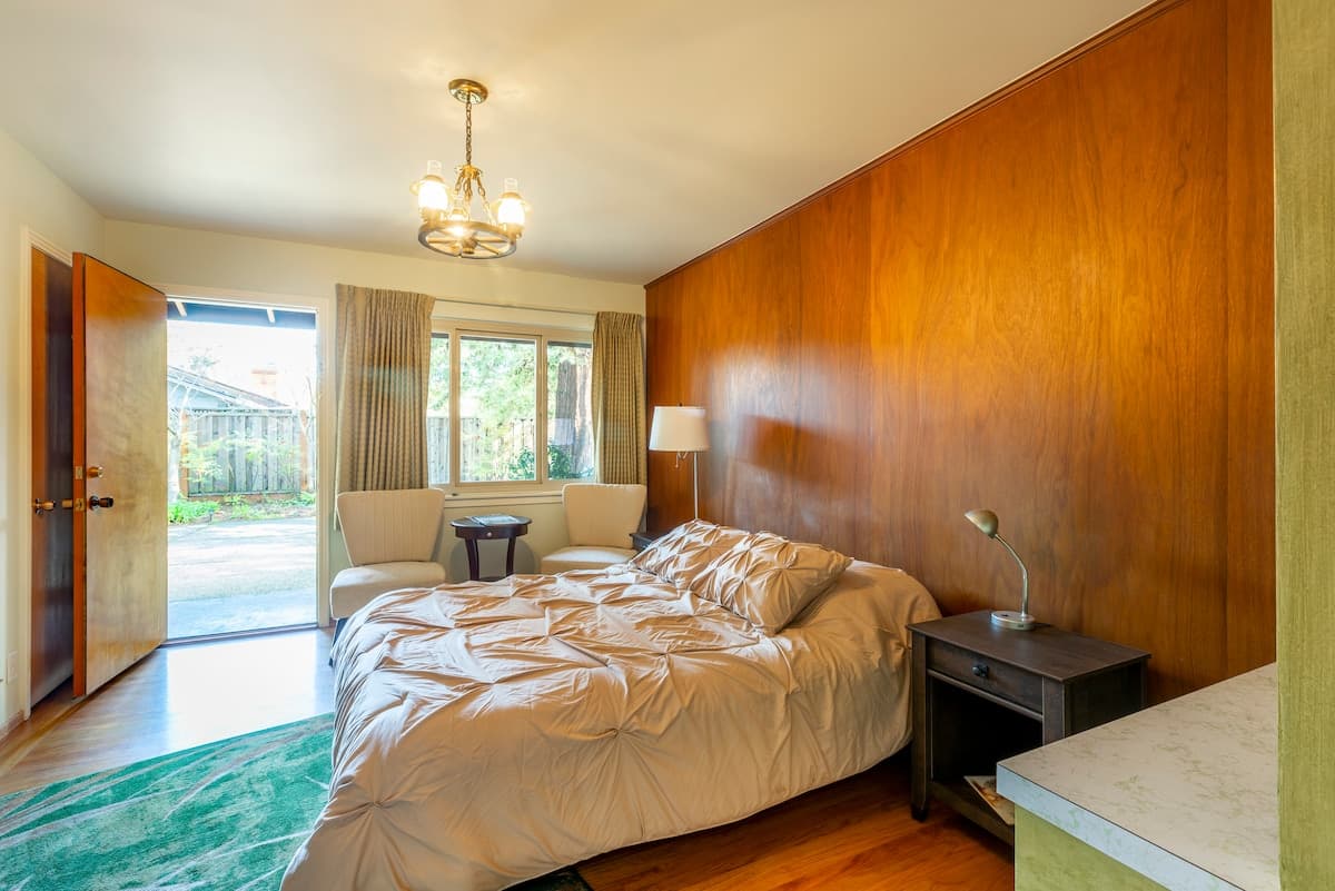 Home in Menlo Park · ★4.77 · 5 bedrooms · 6 beds · 3 baths - Image 19