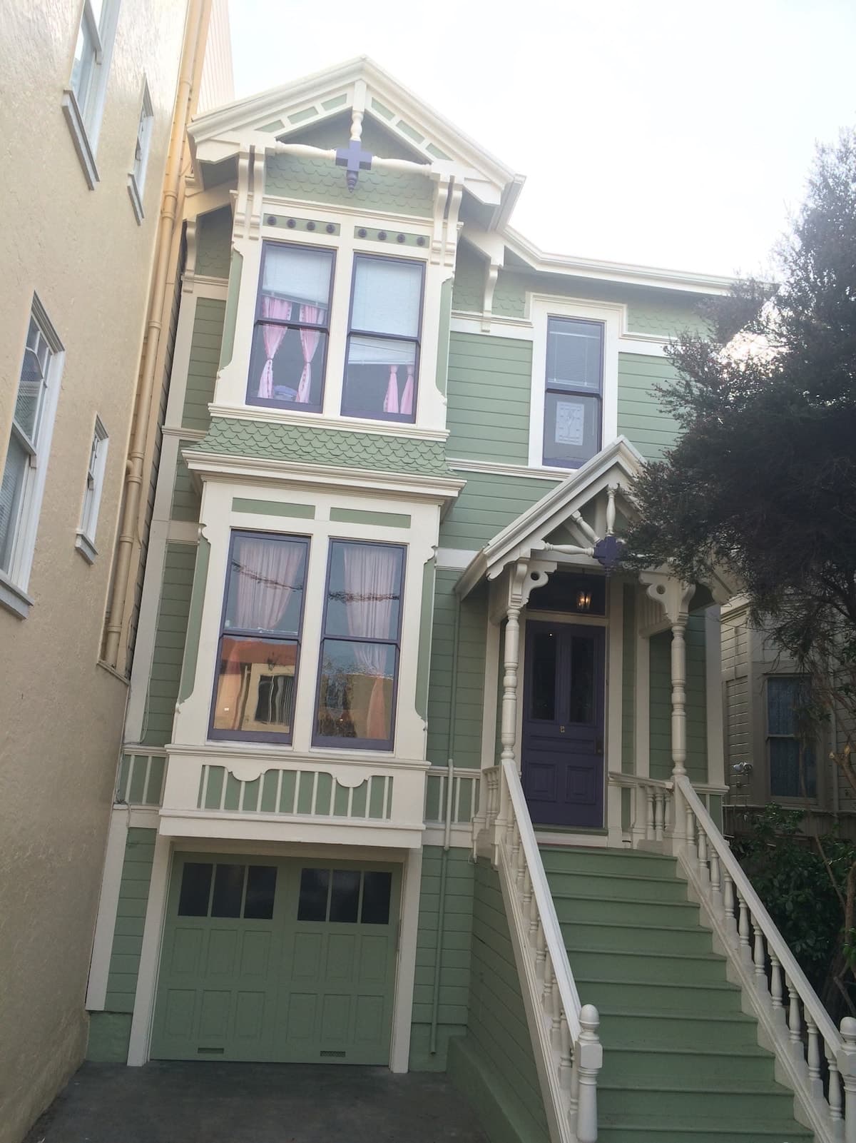 Victorian Home with Huge Yard, Cat Care Required - Photo 1