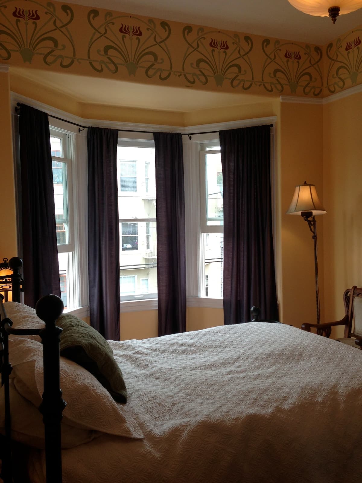 Condo in San Francisco · ★5.0 · 2 bedrooms · 2 beds · 2 baths - Image 11