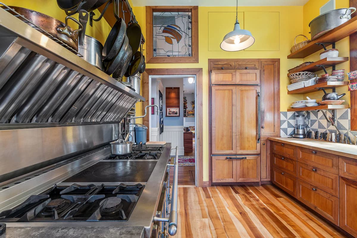 Chef's Kitchen Victorian, 1896 Flat with Terrace - Photo 11