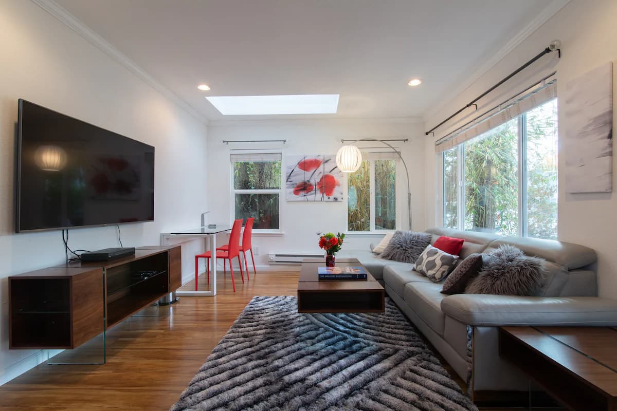 Condo in Palo Alto · ★4.81 · 3 bedrooms · 4 beds · 2 baths - Image 4
