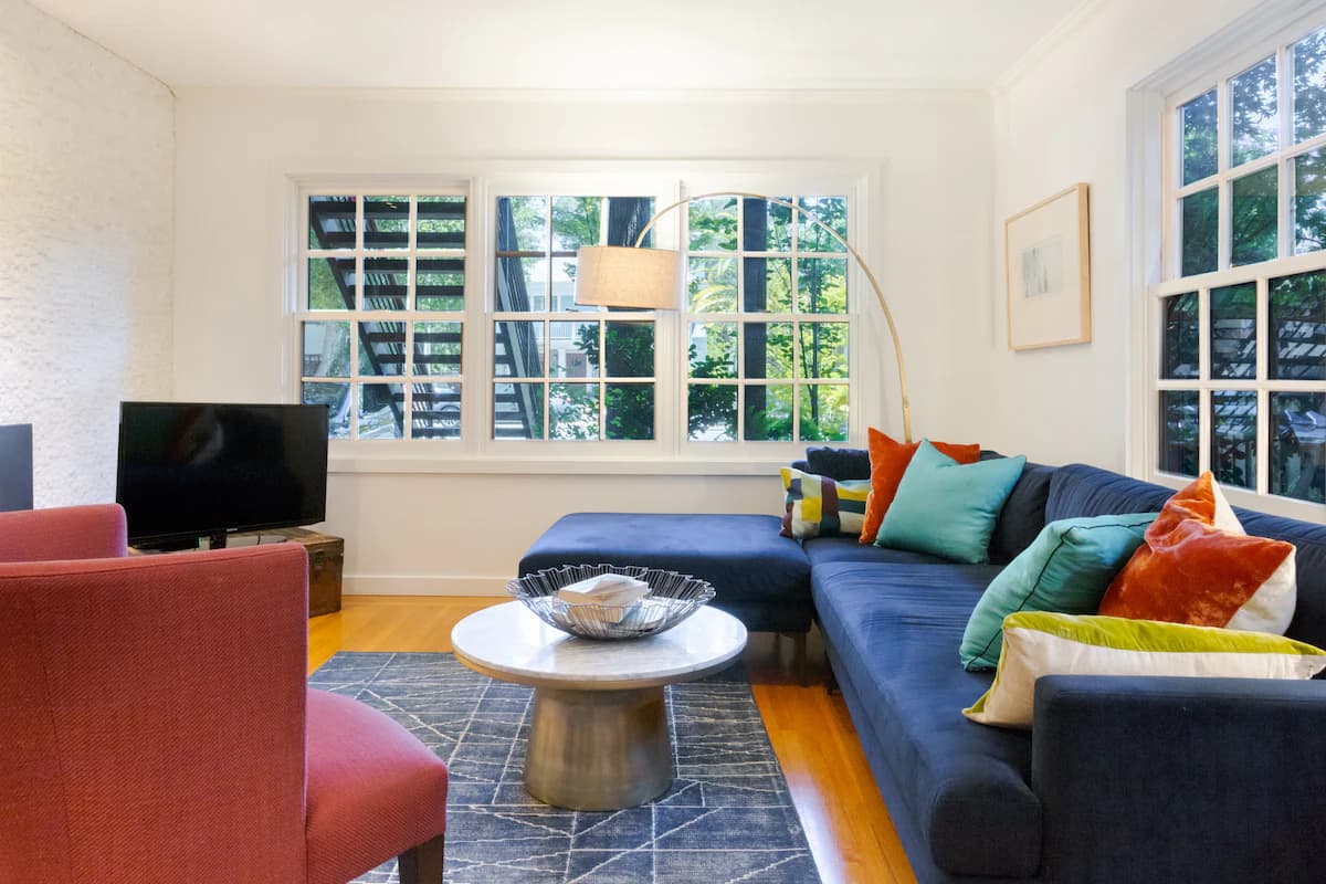 Townhouse in Palo Alto · ★4.95 · 3 bedrooms · 4 beds · 2 baths - Image 2