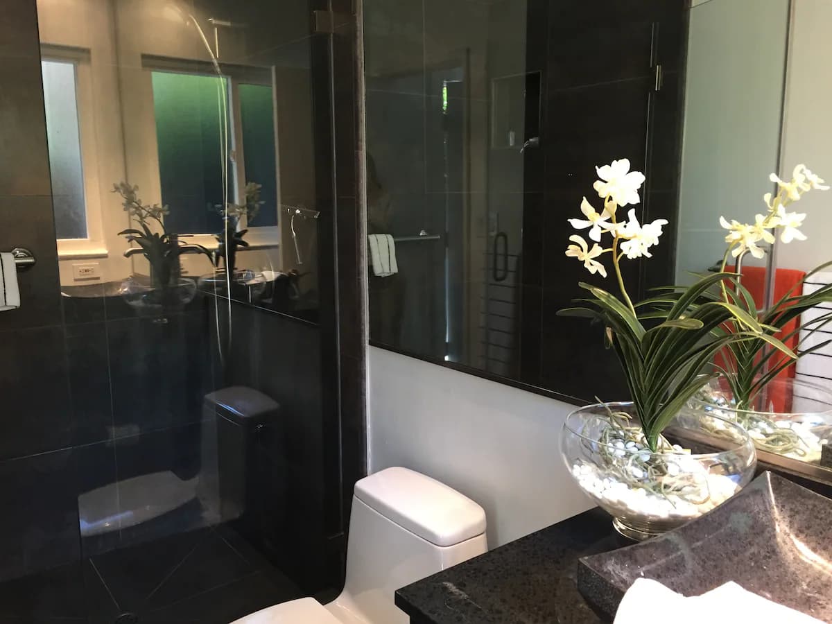 Home in Palo Alto · ★4.88 · 1 bedroom · 1 bed · 1 bath - Image 5