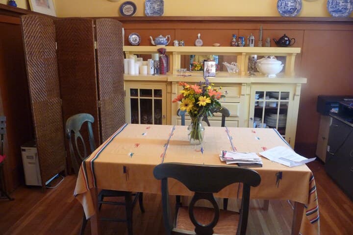Arts & Crafts Home, Huge Garden, Prime SF - Photo 9