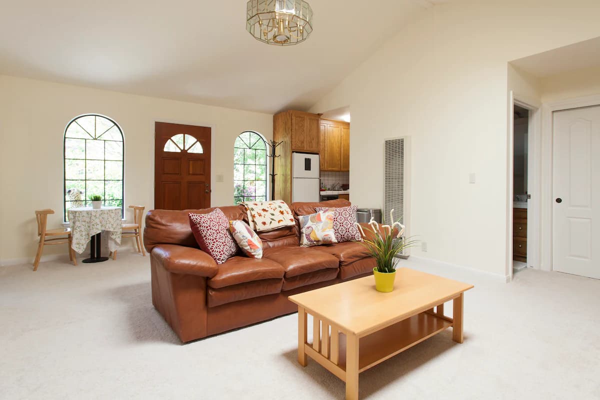 Home in Palo Alto · ★4.91 · 2 bedrooms · 2 beds · 1 bath - Image 1