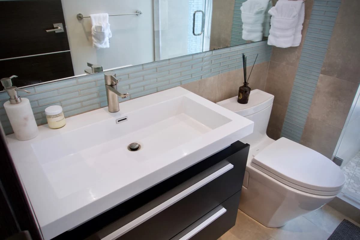 Home in Palo Alto · ★4.95 · 3 bedrooms · 3 beds · 3 baths - Image 31