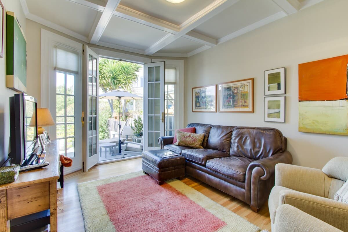 Sunny Noe Valley Hilltop Home with Garden Views - Photo 10