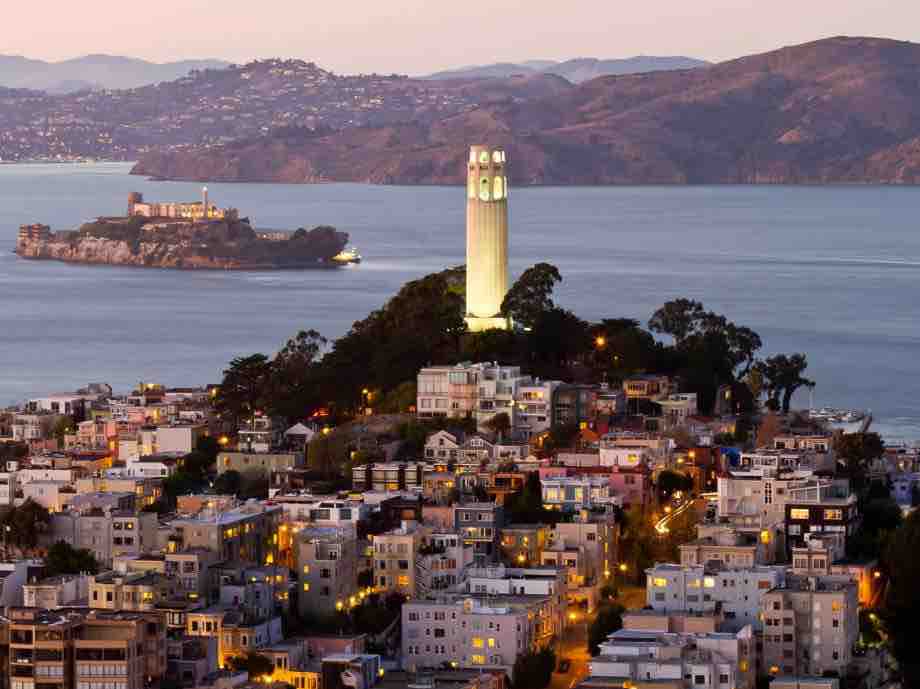Villa in San Francisco · ★4.95 · 5 bedrooms · 6 beds · 3 baths - Image 77