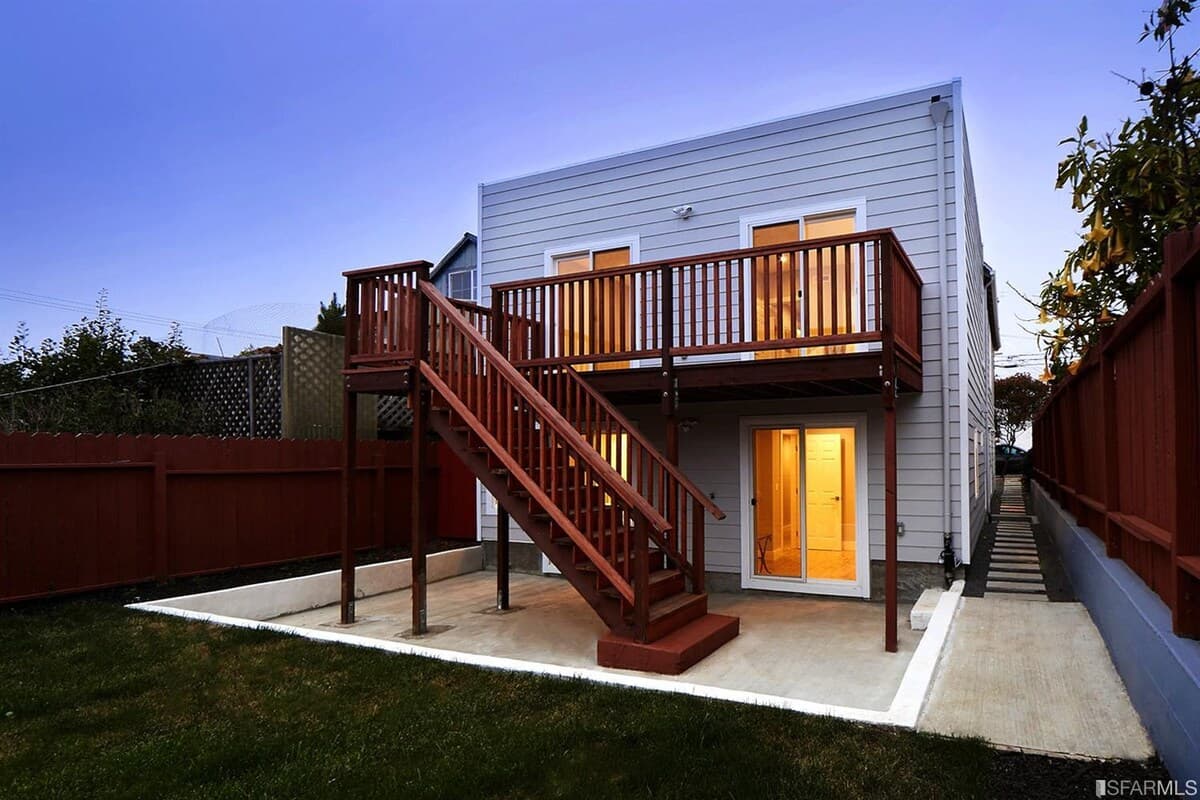 Home in Daly City · ★4.88 · 8 bedrooms · 16 beds · 5 baths - Image 31
