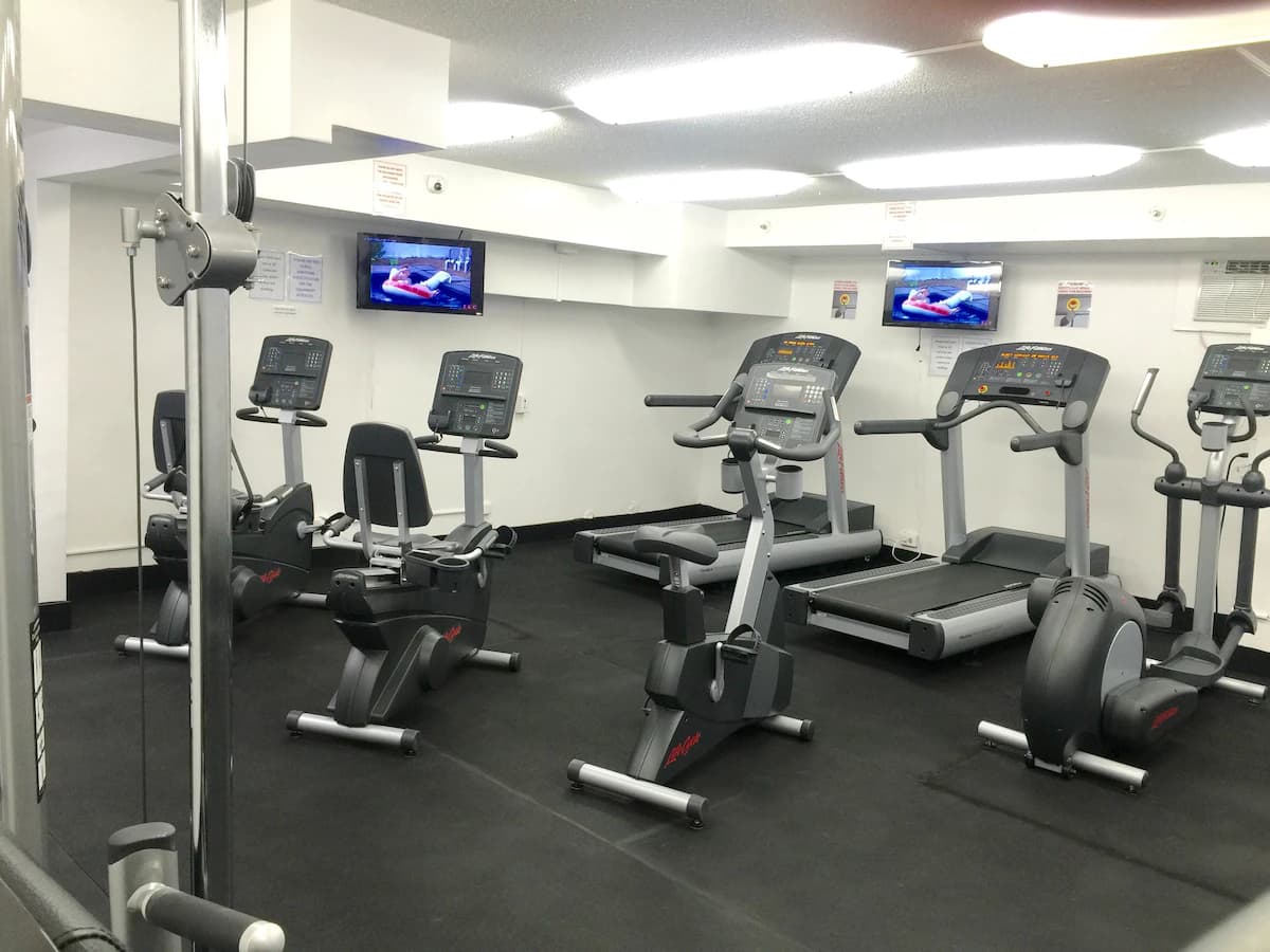 Condo in Honolulu · ★4.73 · Studio · 1 bed · 1 shared bath - Image 16