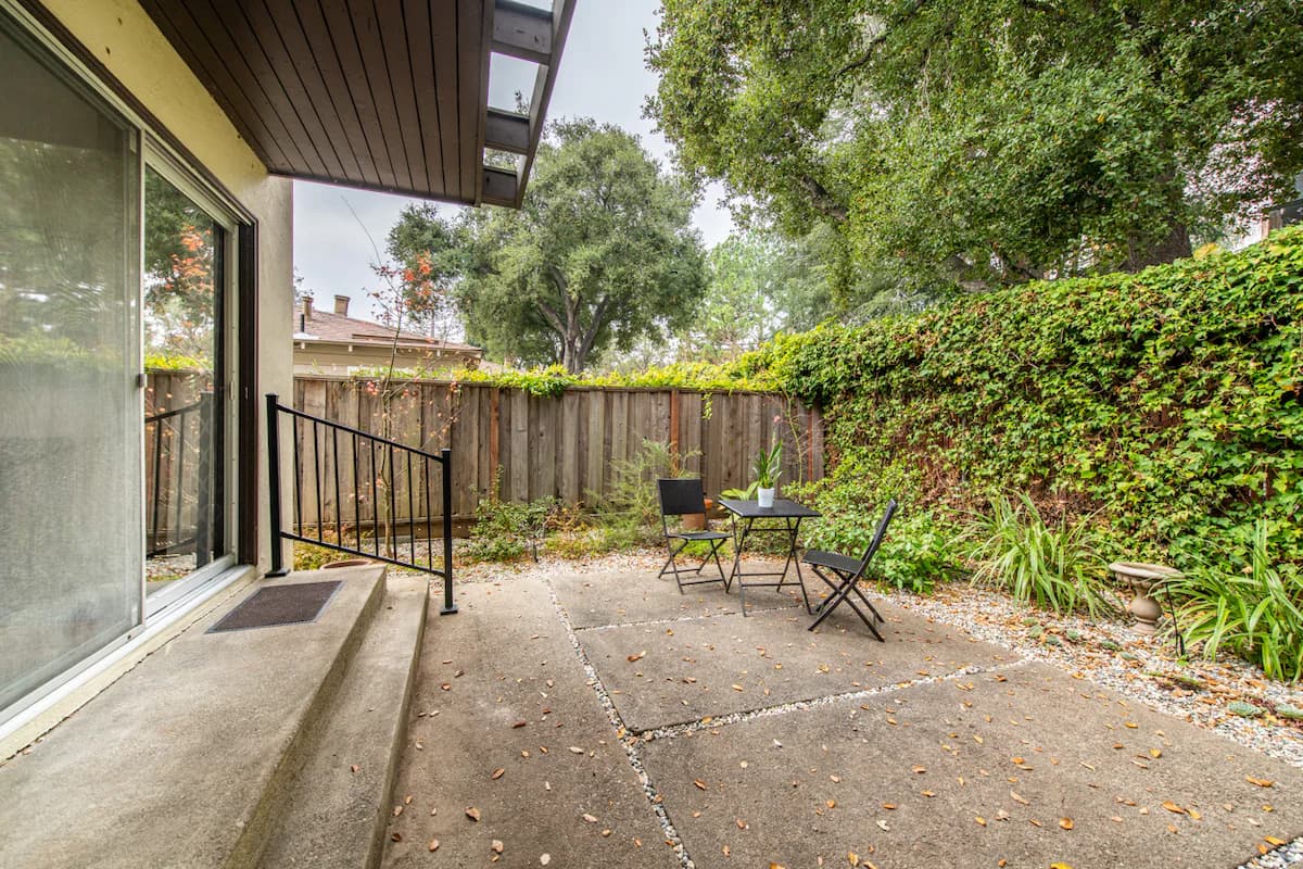 Condo in Palo Alto · ★4.92 · 1 bedroom · 1 bed · 1 bath - Image 12