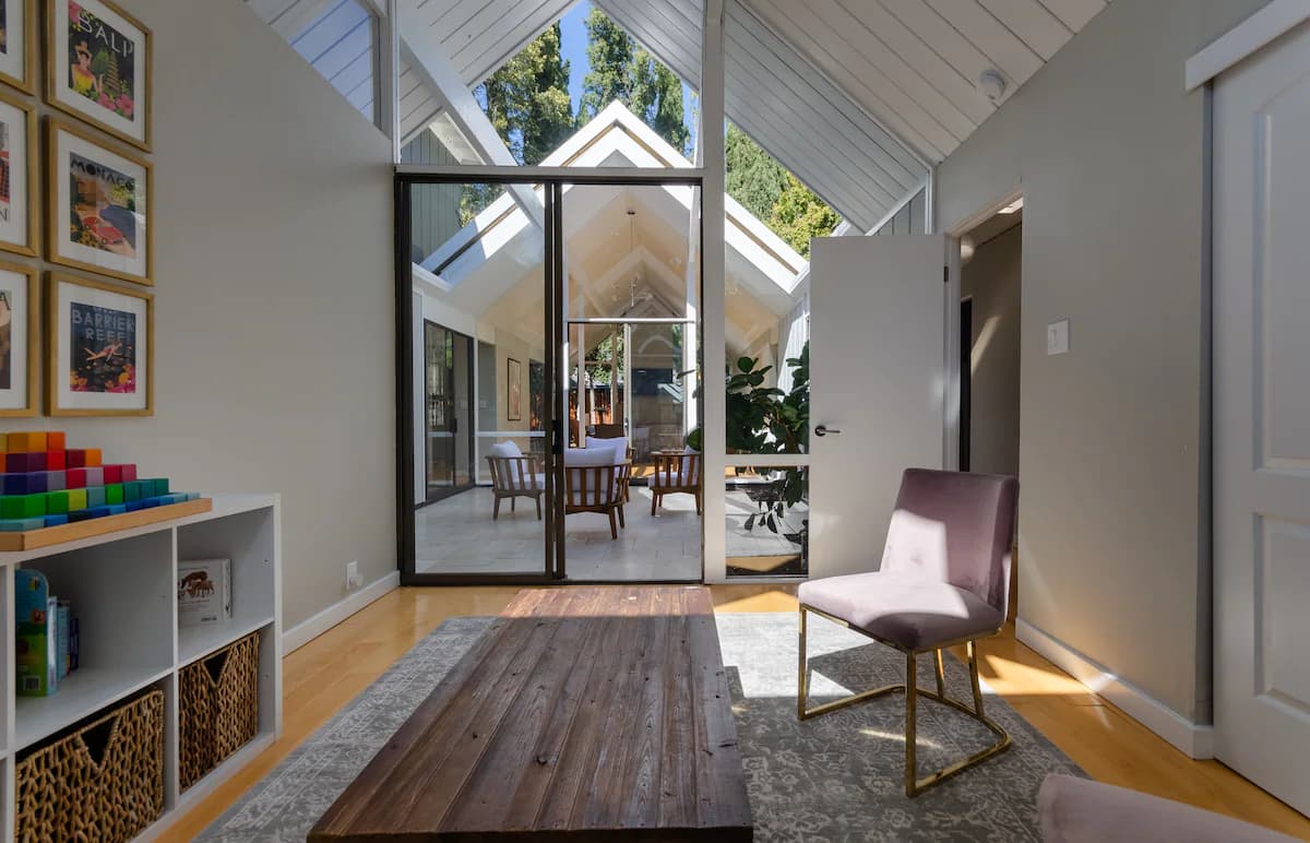 Home in Palo Alto · ★5.0 · 5 bedrooms · 6 beds · 3 baths - Image 39