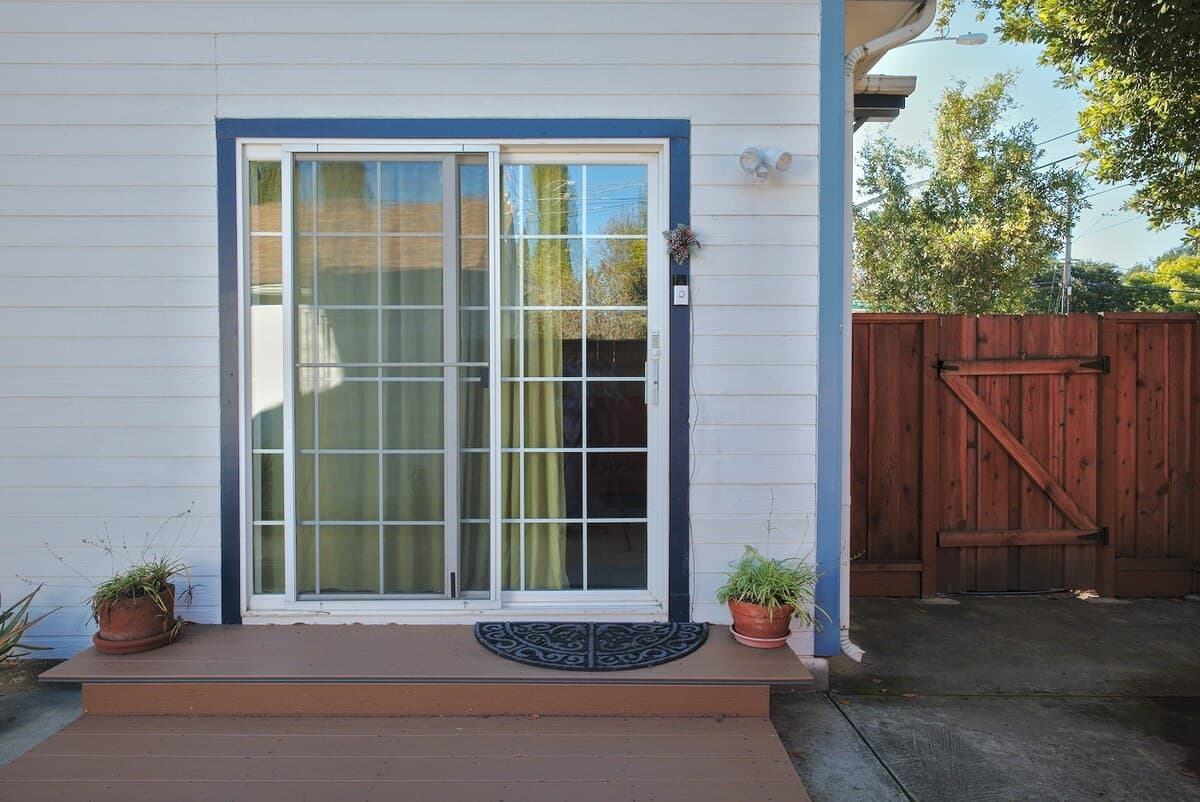 Private Guest Suite, Walk to Downtown & Caltrain - Photo 13