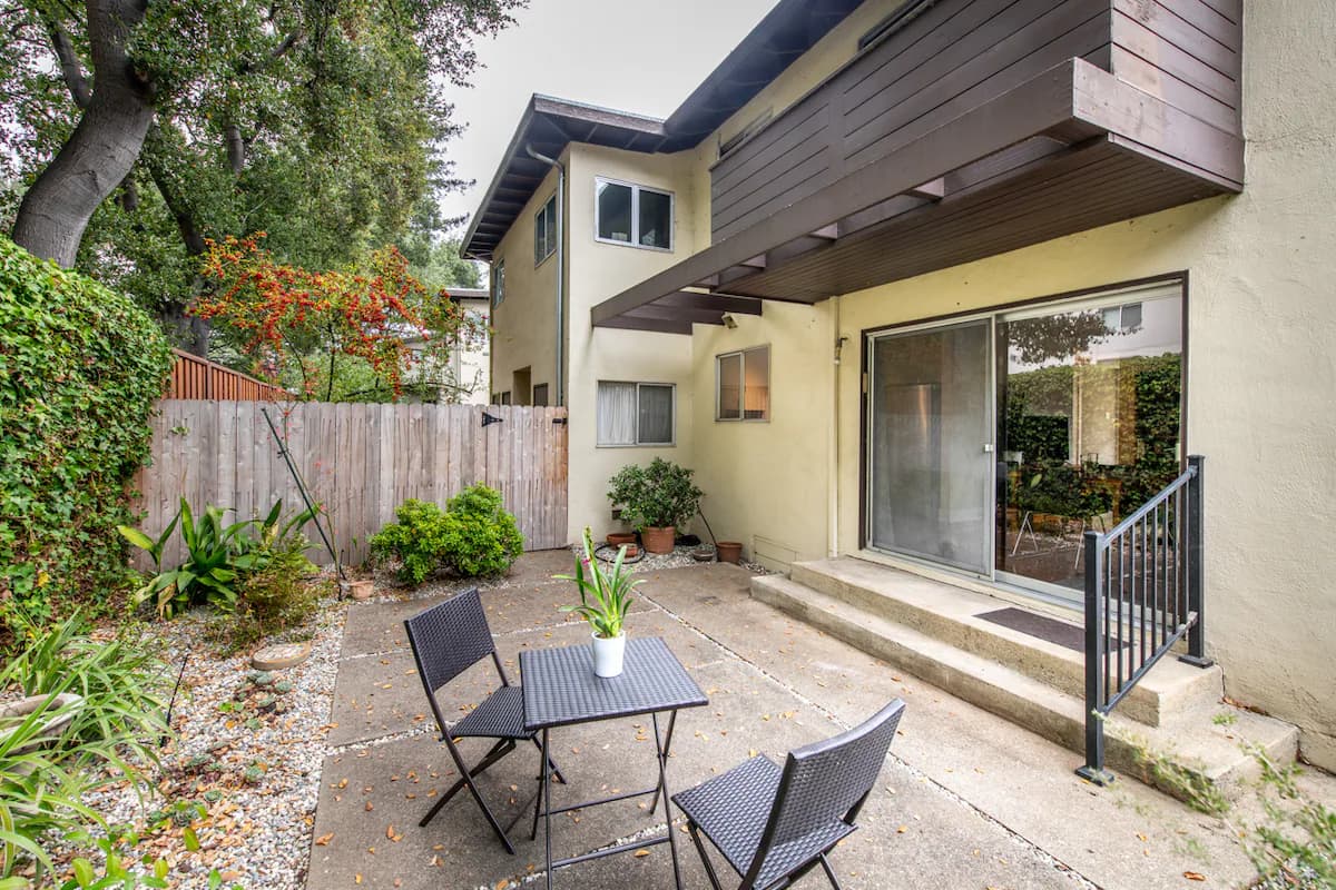Condo in Palo Alto · ★4.92 · 1 bedroom · 1 bed · 1 bath - Image 13