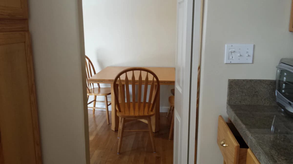 Townhouse in Palo Alto · ★3.82 · 1 bedroom · 1 bed · 1 bath - Image 10