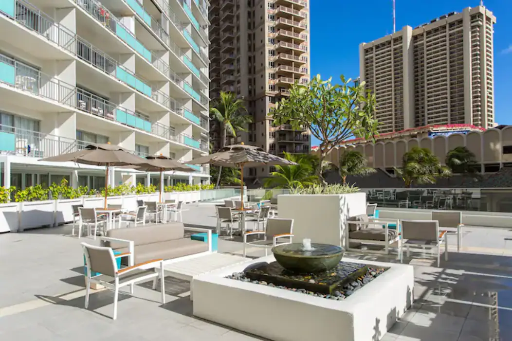 Condo in Honolulu · ★4.64 · 1 bedroom · 2 beds · 1 private bath - Image 14