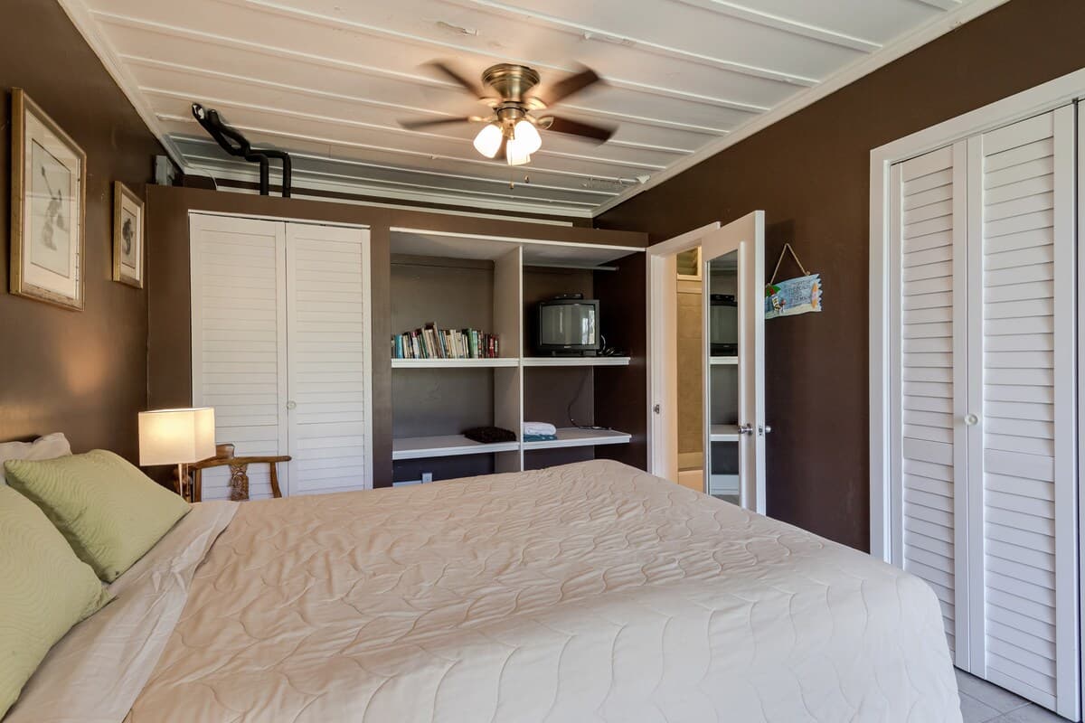 Home in Kailua · ★4.97 · 4 bedrooms · 4 beds · 3 baths - Image 21