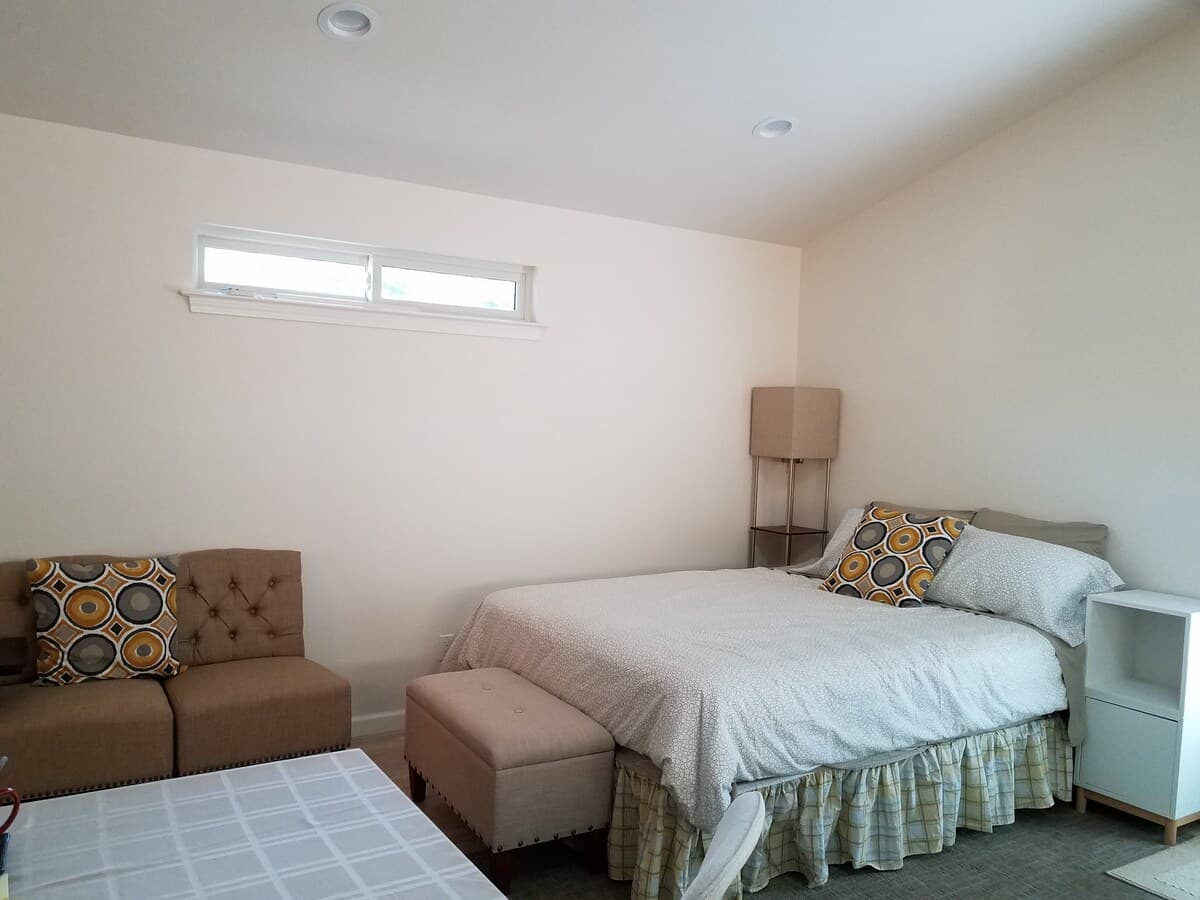 Guesthouse in Mountain View · ★4.99 · 1 bedroom · 1 bed · 1 bath - Image 8