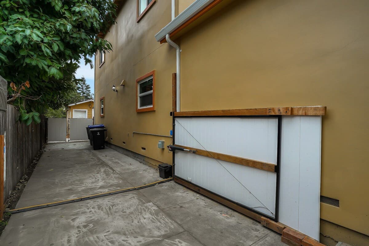 Home in Mountain View · ★4.88 · 4 bedrooms · 6 beds · 3.5 baths - Image 40