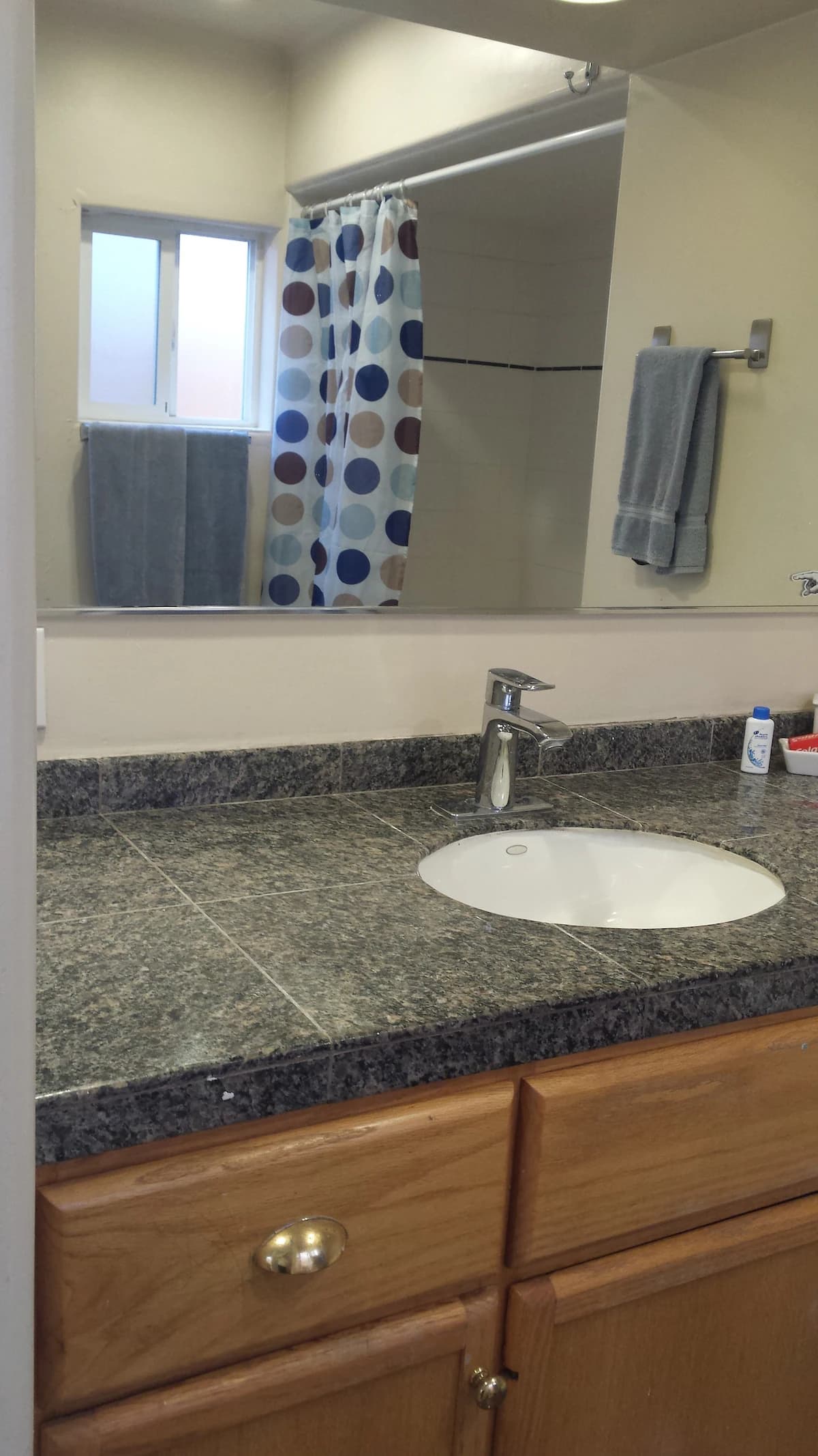 Home in Palo Alto · ★4.16 · 2 bedrooms · 3 beds · 1.5 baths - Image 21