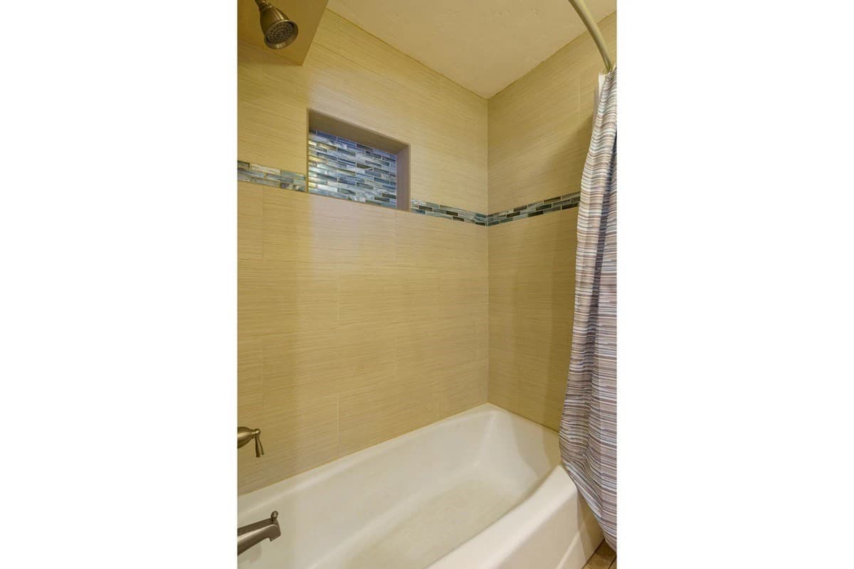 Condo in Koloa · ★4.89 · 2 bedrooms · 3 beds · 2 baths - Image 15