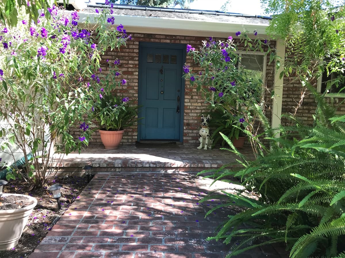 Home in Menlo Park · ★4.91 · 4 bedrooms · 5 beds · 2.5 baths - Image 3