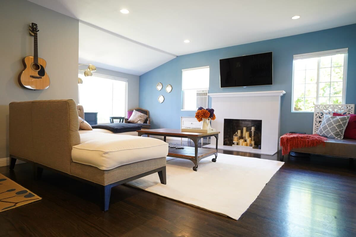 Home in Redwood City · ★4.8 · 3 bedrooms · 4 beds · 2 baths - Image 2