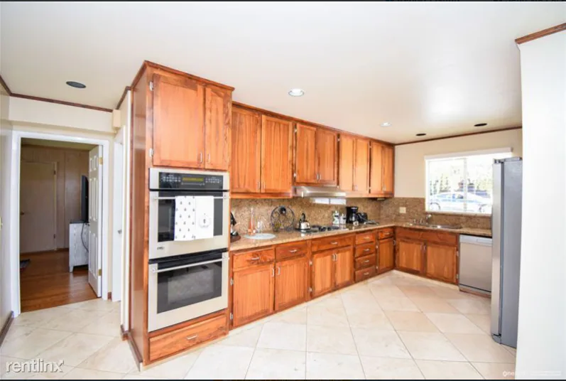 Home in Los Altos · ★4.36 · 5 bedrooms · 5 beds · 3.5 baths - Image 25