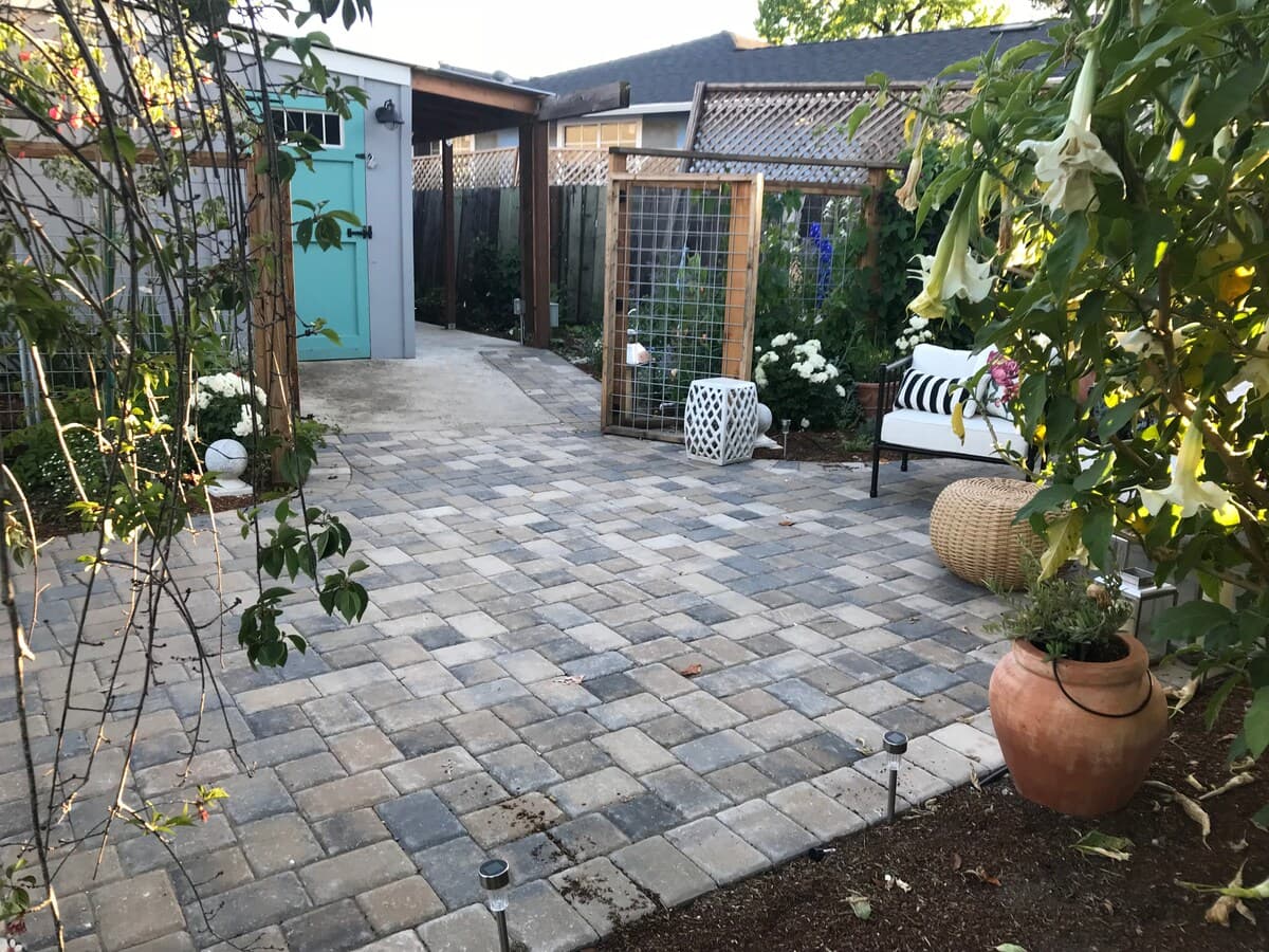 Charming Backyard Cottage in Sunnyvale Garden - Photo 18