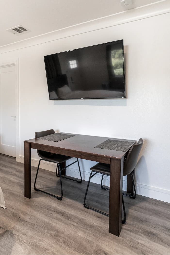Home in East Palo Alto · ★4.94 · 4 bedrooms · 4 beds · 2.5 baths - Image 68