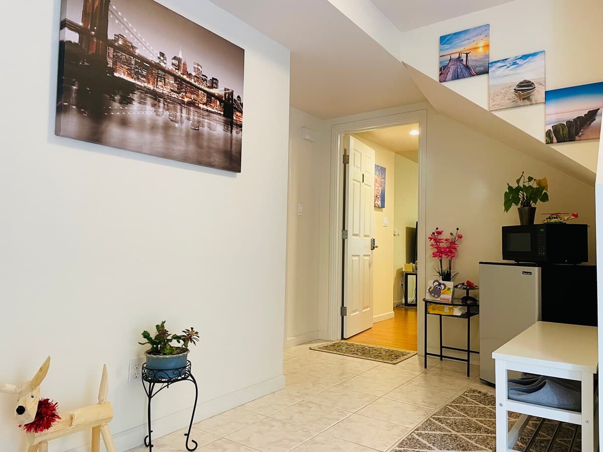 Relaxed 3B/2Ba Home with Private Parking - Photo 70