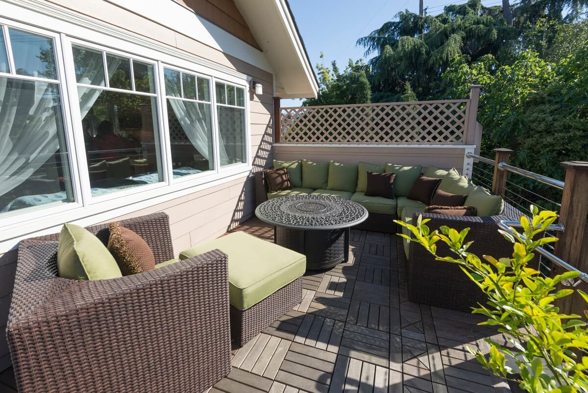 Urban Treehouse Romantic Retreat with Pool - Photo 15