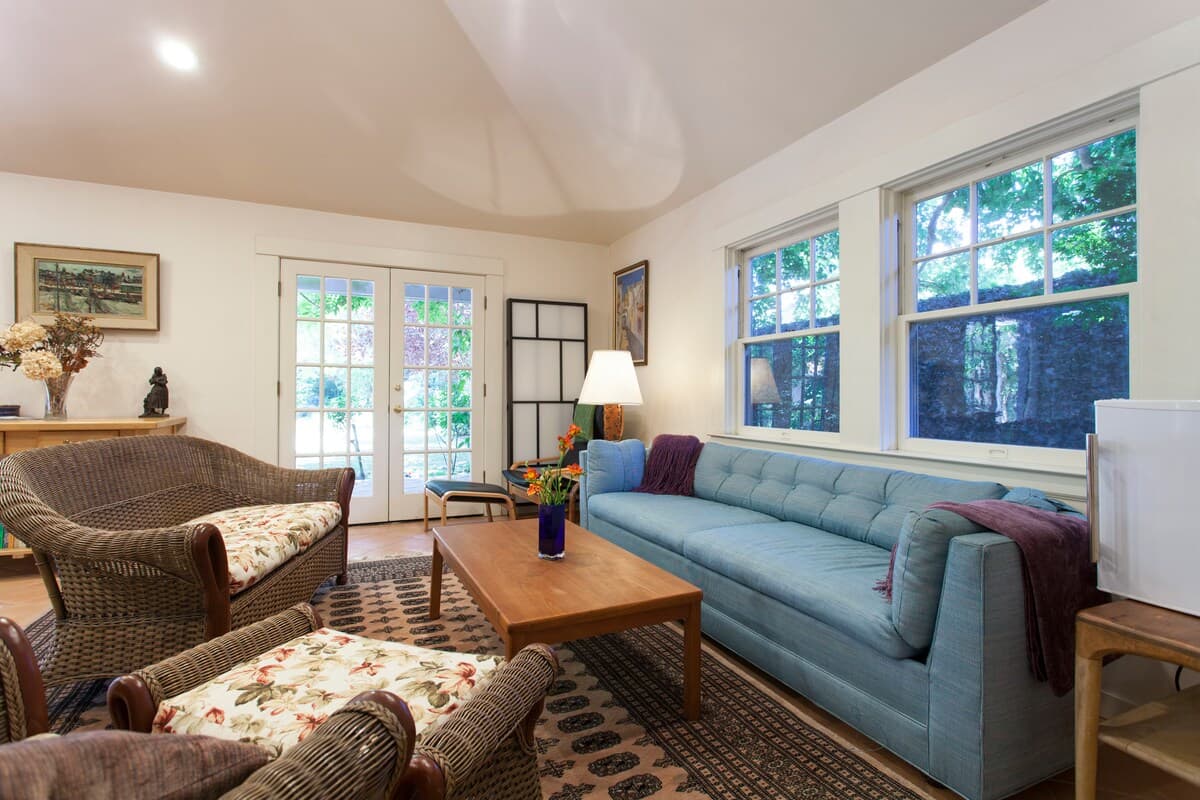 Garden Cottage with Pool Views Near Downtown - Photo 2